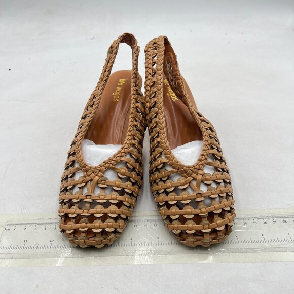 Elegant Tan Woven Sandals - Picture 3 of 8